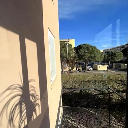 St-pierre-la-mer, Bel A Dans Avec Piscine Et Tennis Entre 5 Et 10 Min De La *
