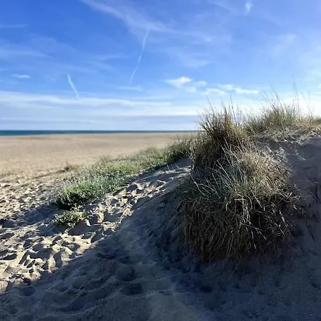 St-pierre-la-mer, Bel A Dans Avec Piscine Et Tennis Entre 5 Et 10 Min De La *